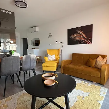 Apartment Harmonia Riva B11 *
